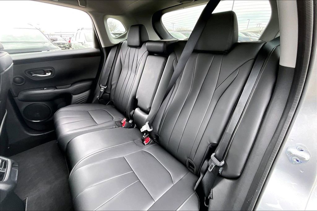 Certified 2025 Acura ADX FWD image 32