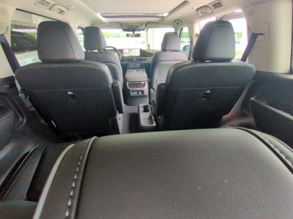 New 2026 INFINITI QX80 Luxe RWD image 32