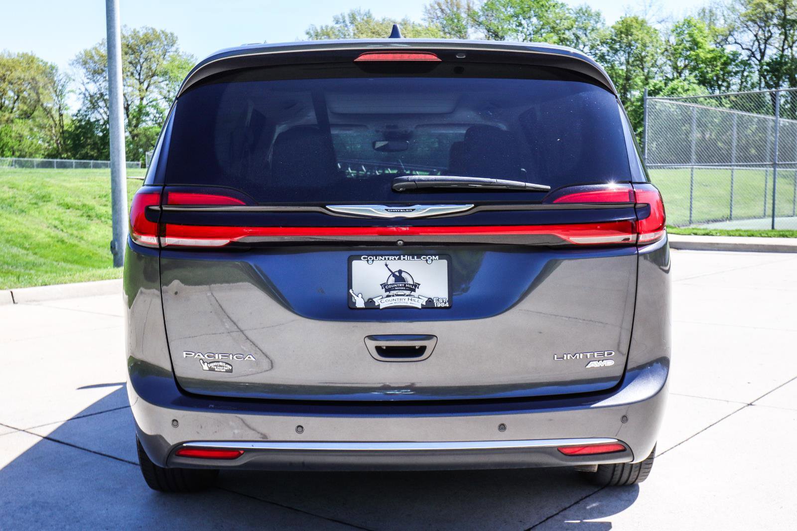 Used 2021 Chrysler Pacifica Limited w/ Premium & Safety Sphere Group AWD/4WD image 23
