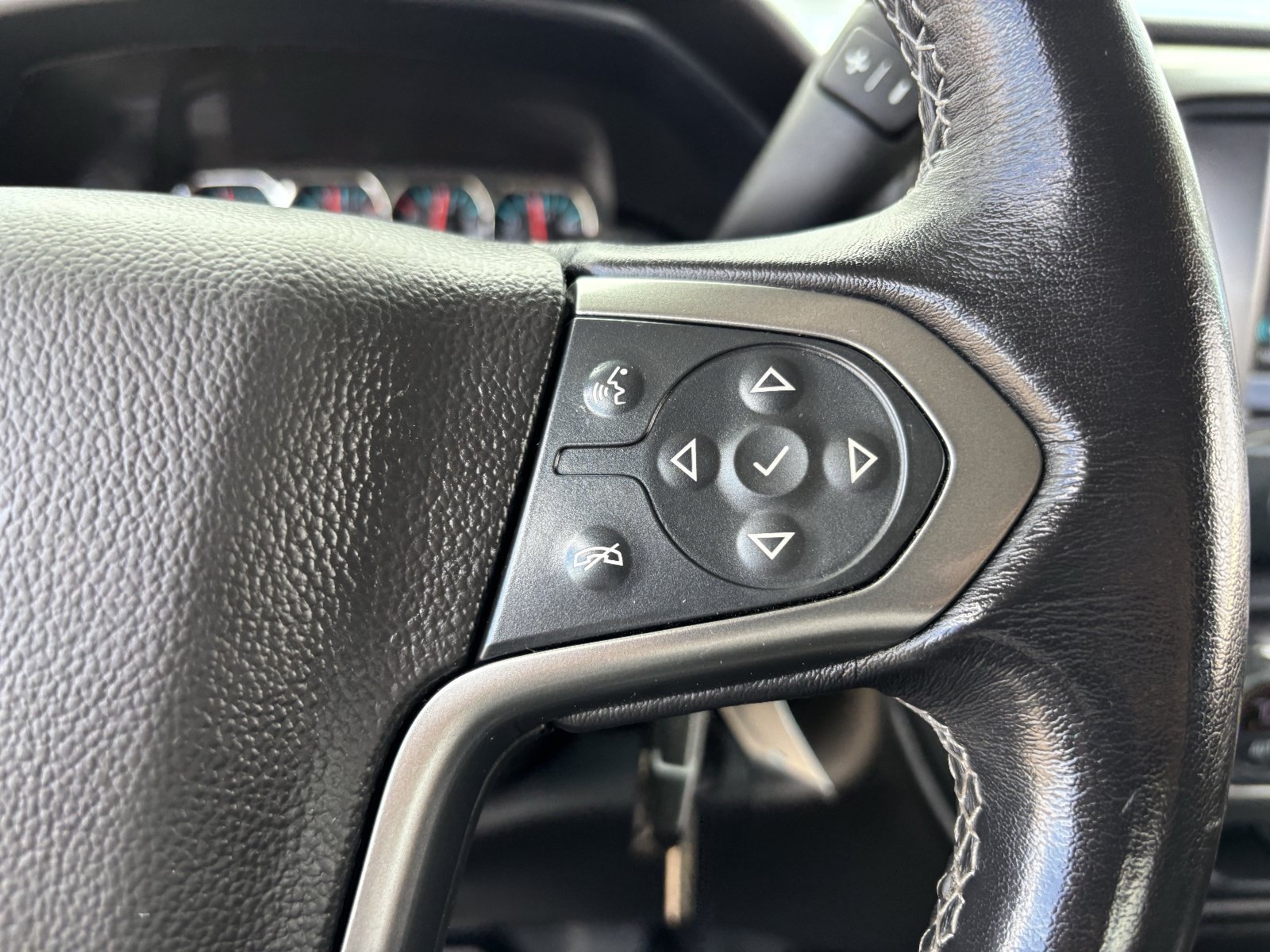Used 2019 Chevrolet Silverado 1500 LT w/ All Star Edition AWD/4WD image 29