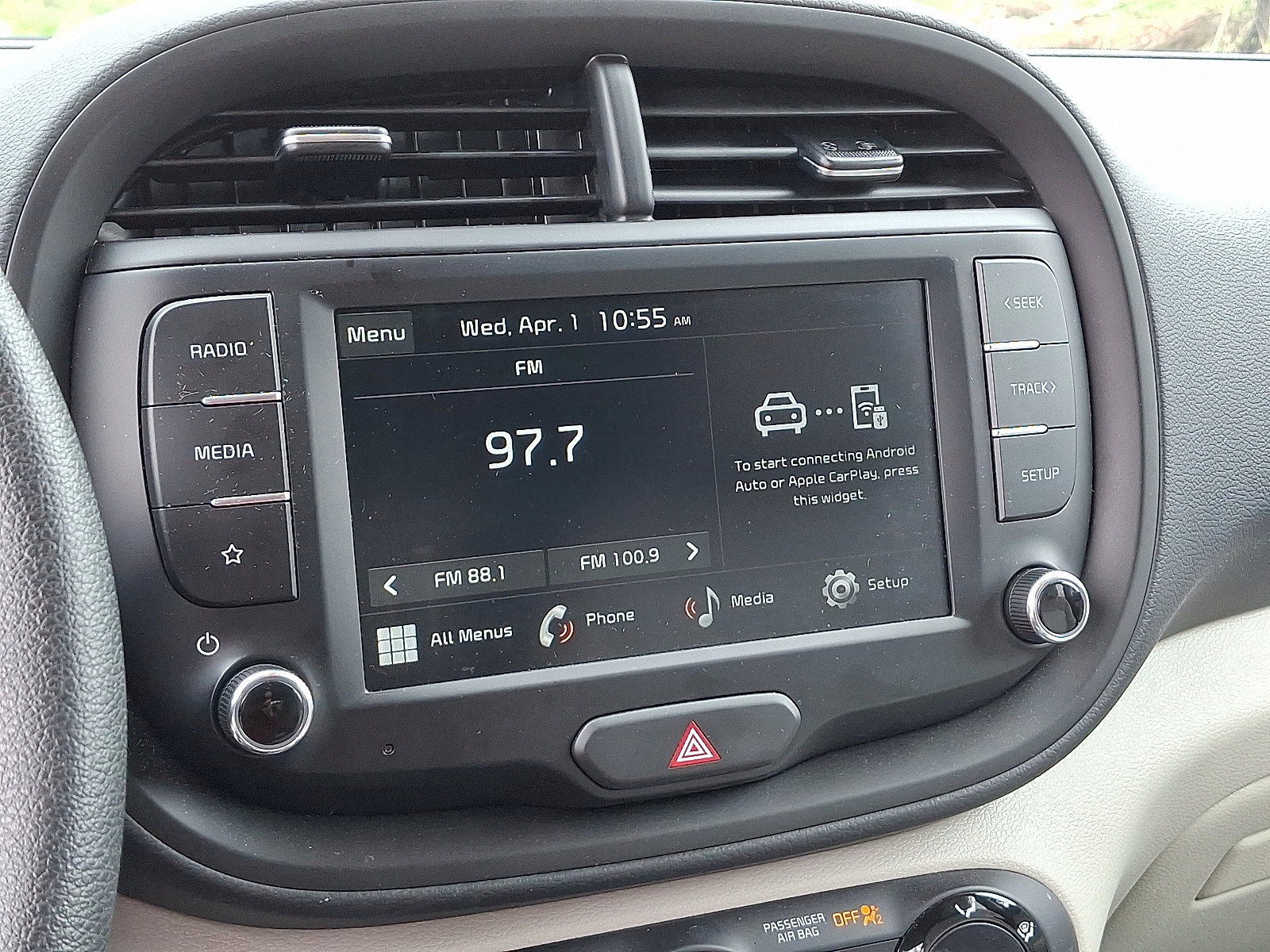 Used 2025 Kia Soul LX w/ LX Technology Package image 16