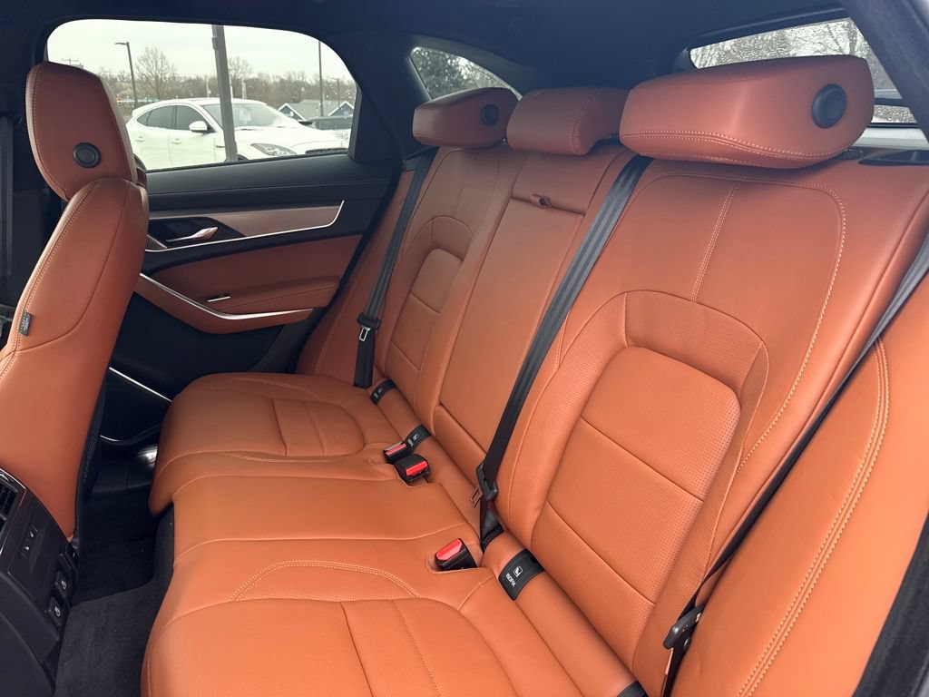 Used 2026 Jaguar F-PACE R-Dynamic S AWD/4WD image 15