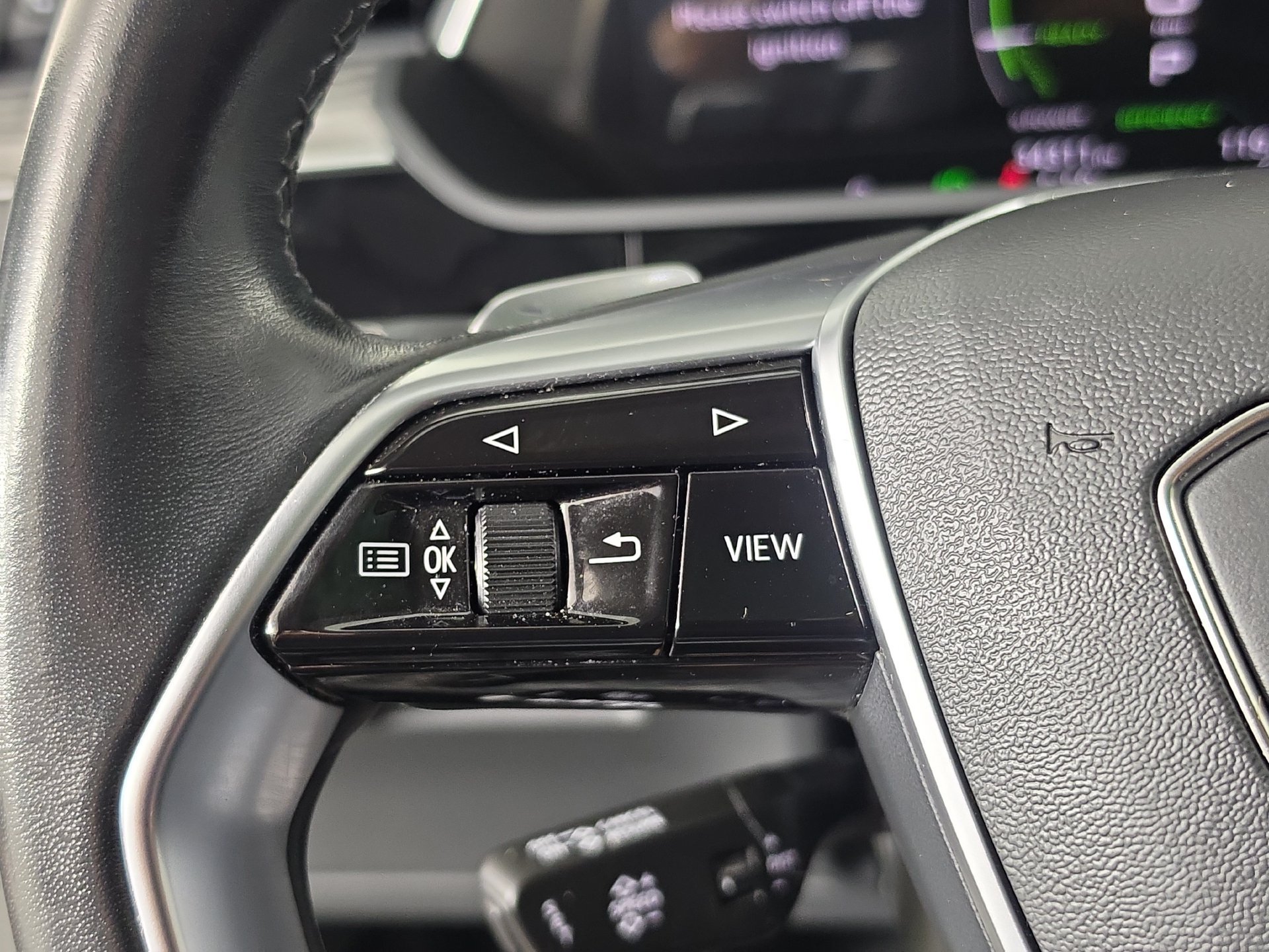 Used 2024 Audi Q8 e-tron Premium Plus AWD/4WD image 18