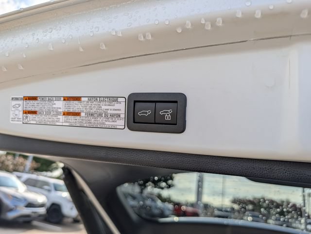 Certified 2022 Toyota Corolla Cross XLE w/ Convenience Package FWD image 31