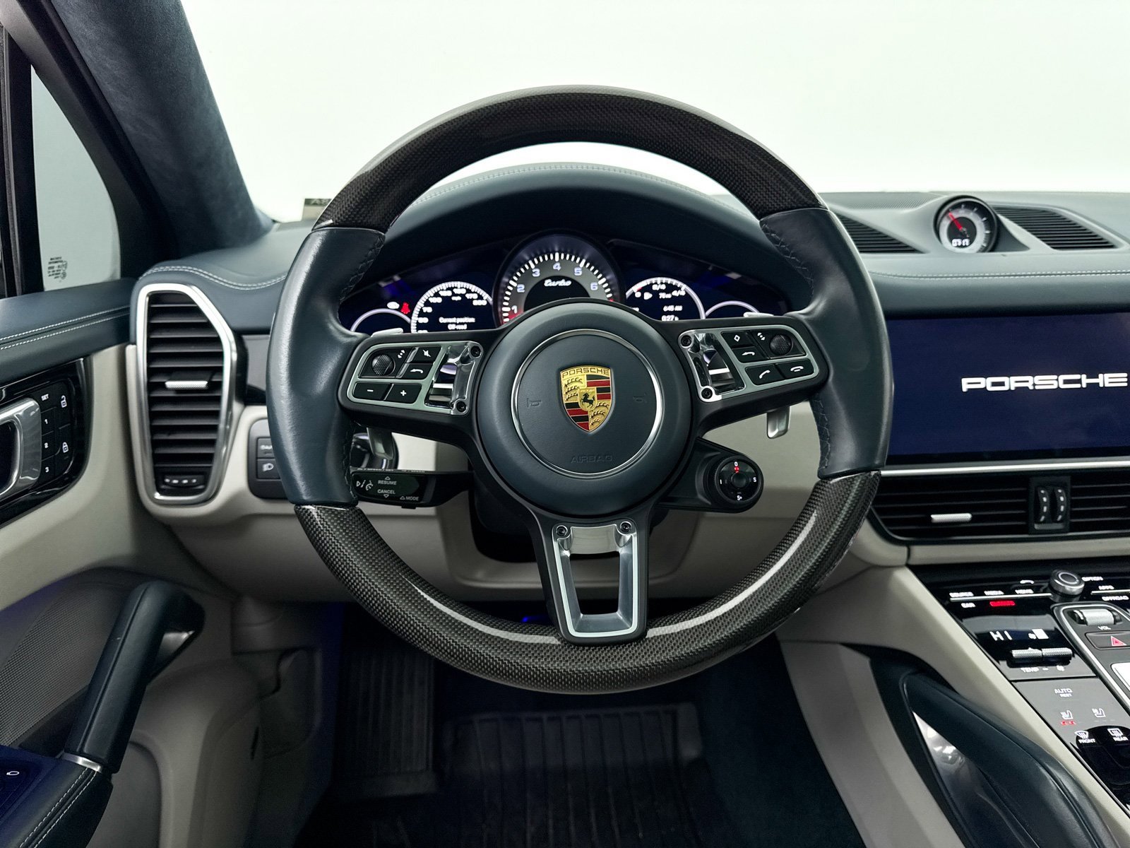 Used 2022 Porsche Cayenne Turbo image 6