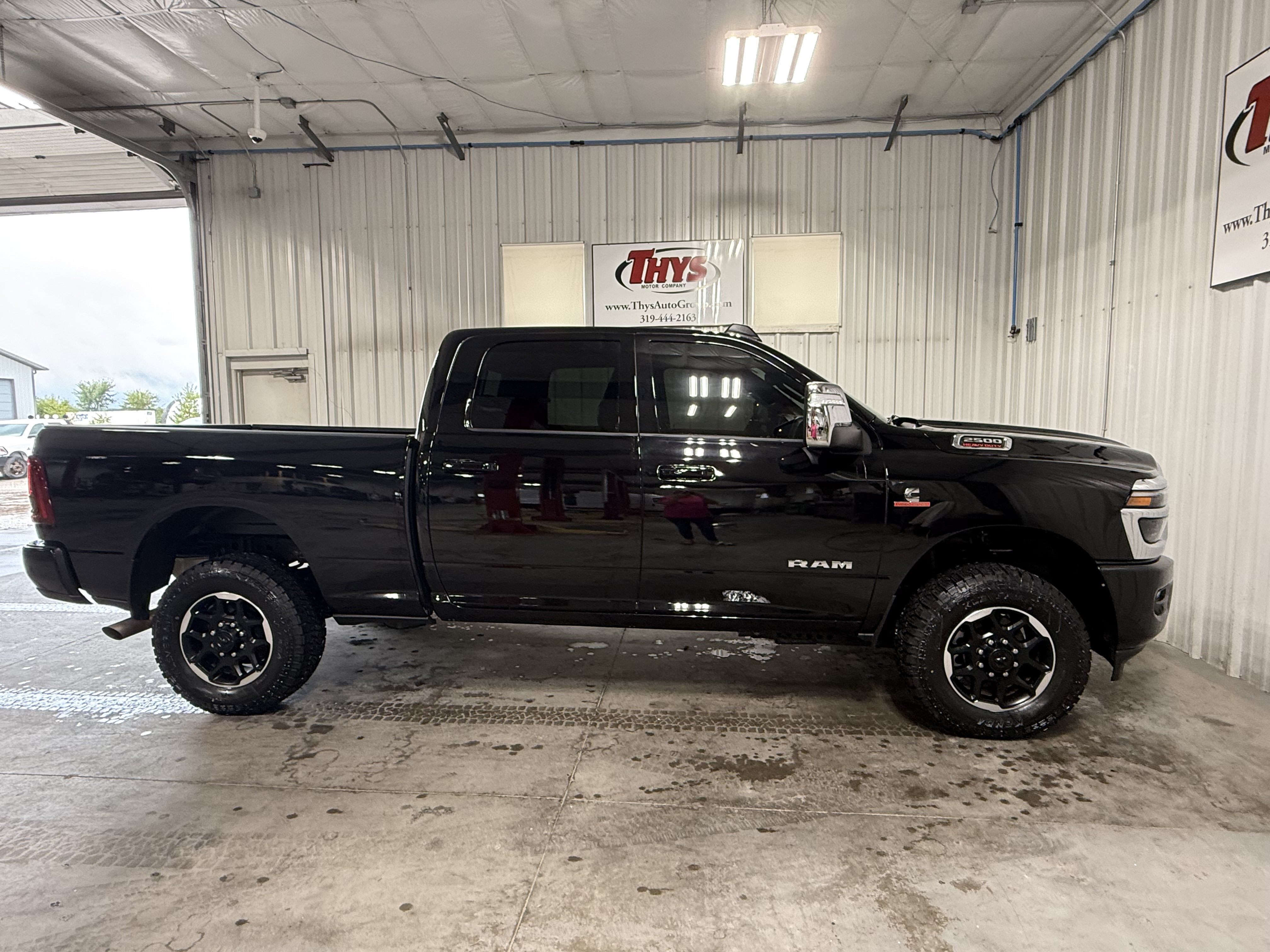 Used 2026 RAM 2500 Laramie AWD/4WD image 2