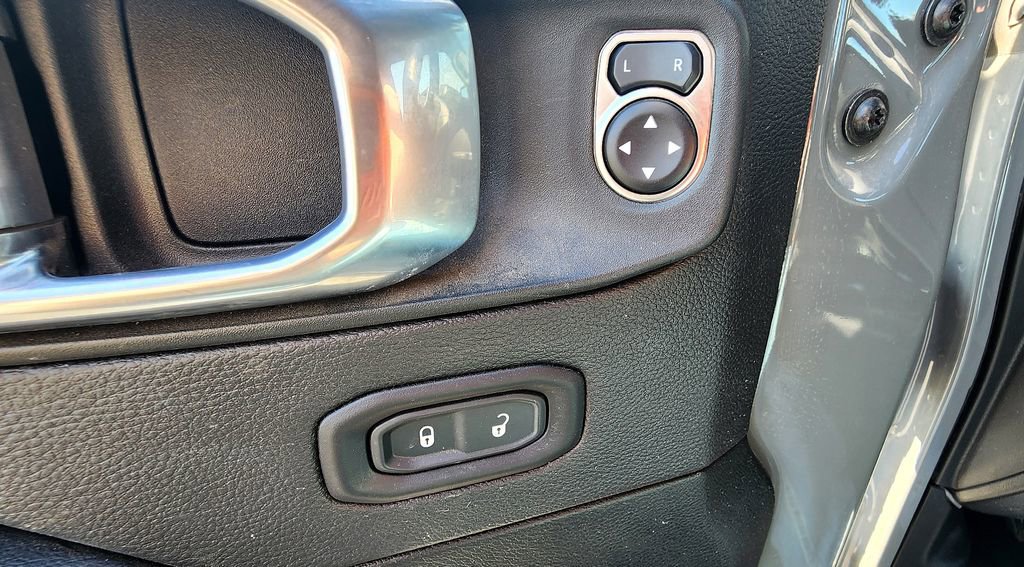 Used 2022 Jeep Wrangler Unlimited Rubicon w/ Trailer Tow Package image 21