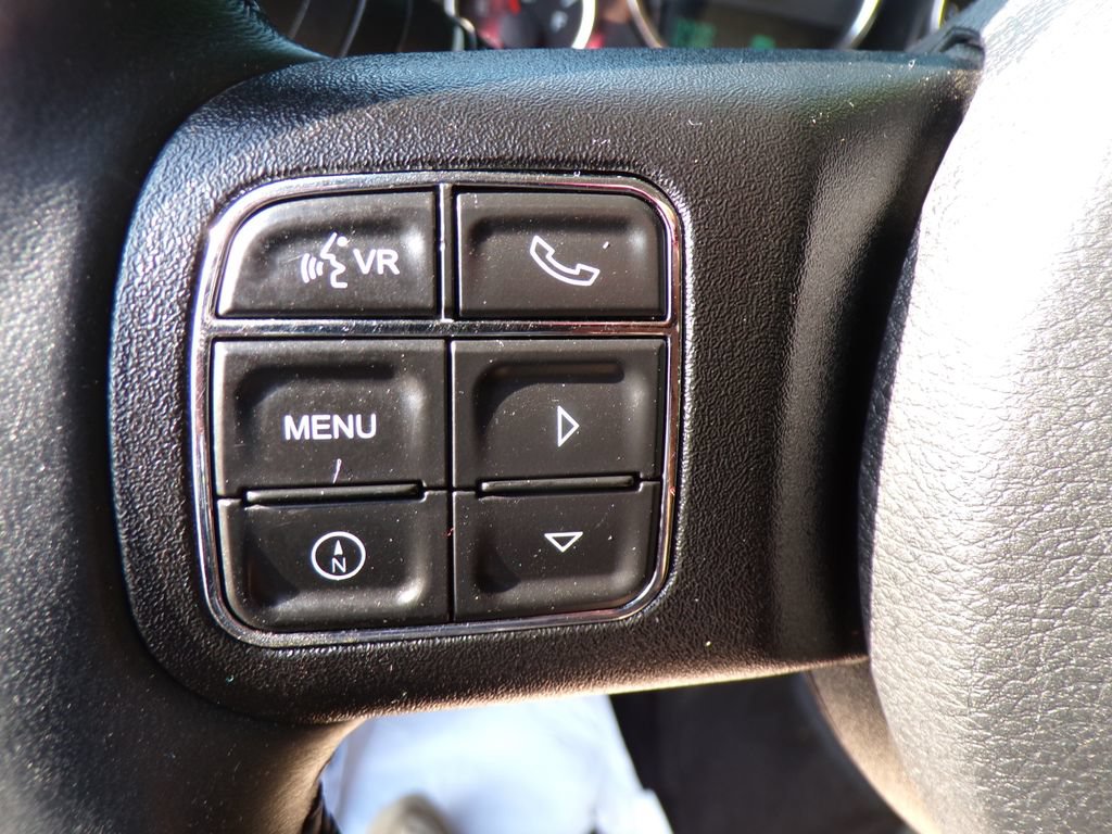 Used 2015 Jeep Wrangler Unlimited Sahara w/ Connectivity Group AWD/4WD image 26