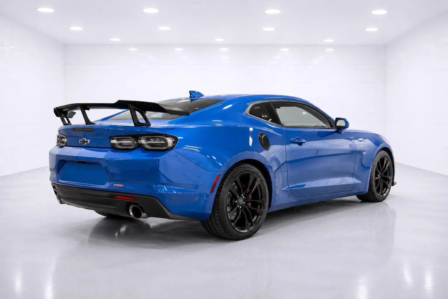 Used 2023 Chevrolet Camaro LT w/ RS Package RWD image 5