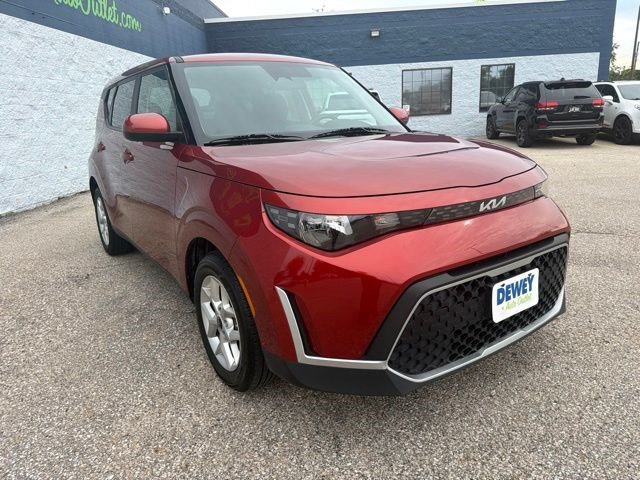 Used 2024 Kia Soul LX w/ Option Group 015 FWD image 7