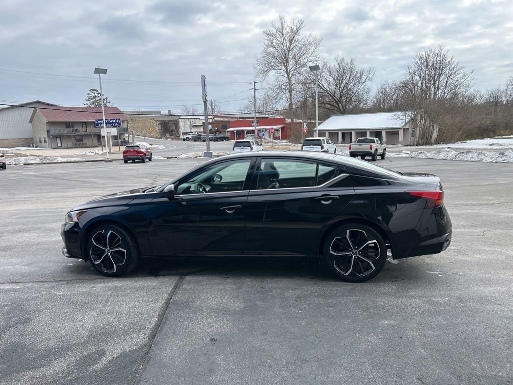 Used 2024 Nissan Altima 2.5 SR image 6