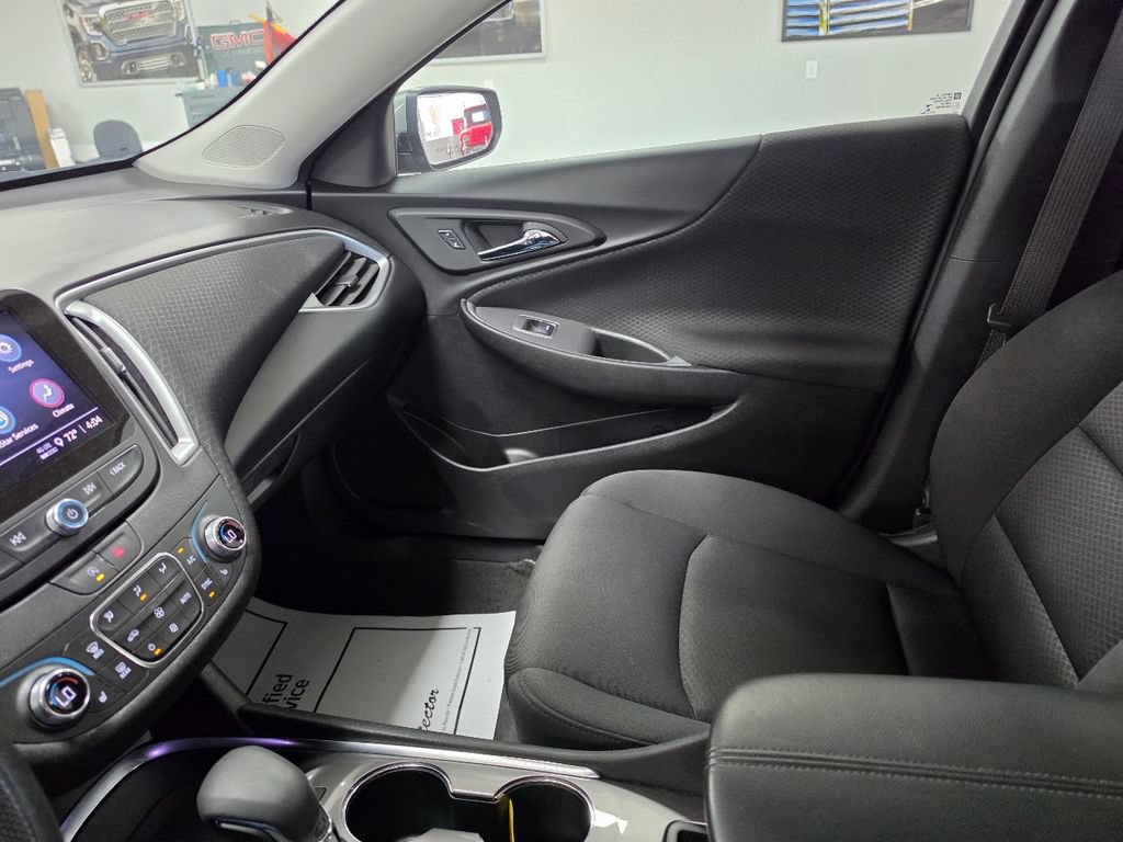 Used 2025 Chevrolet Malibu LT FWD image 23