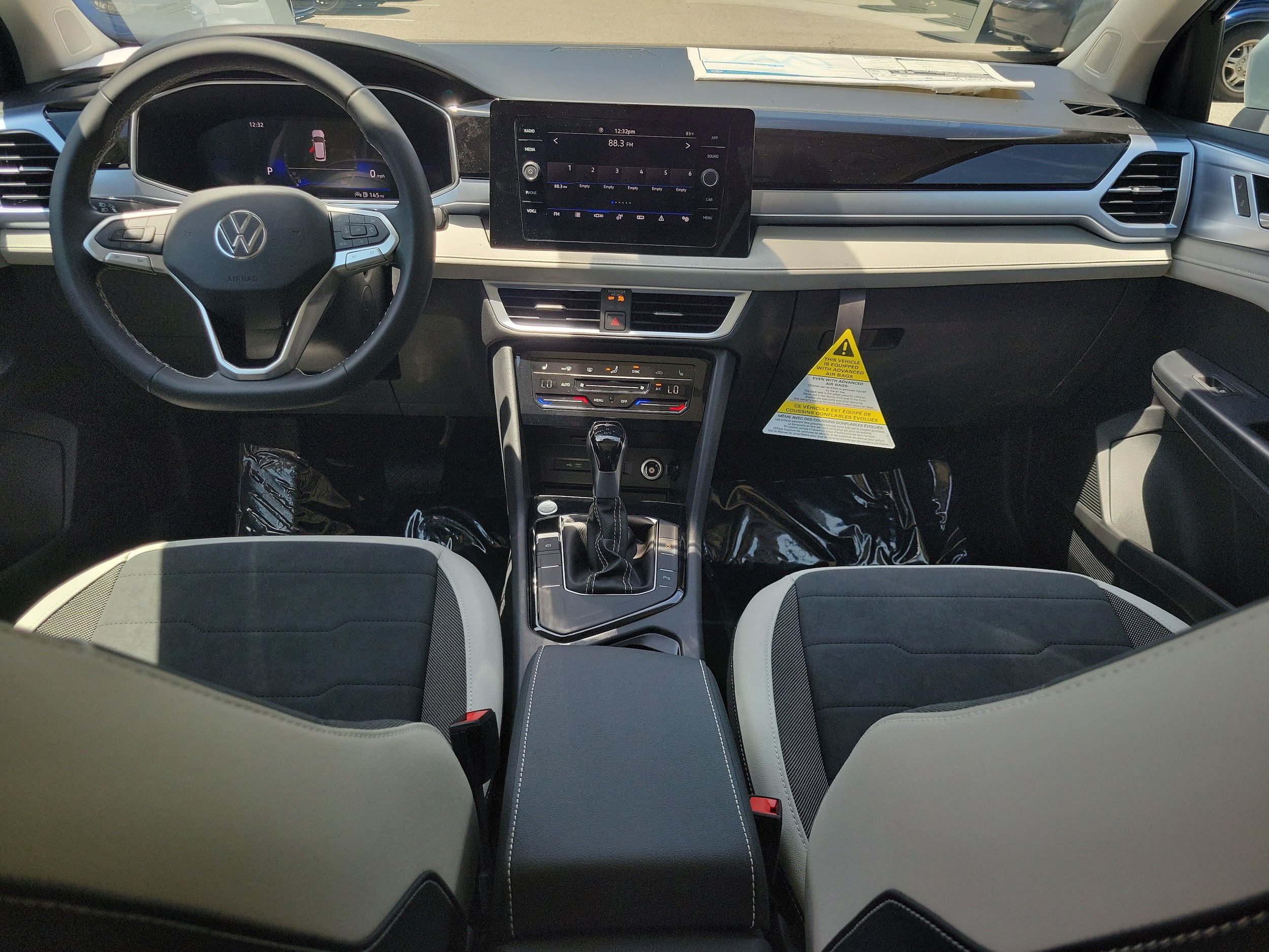 New 2026 Volkswagen Taos SE FWD image 12