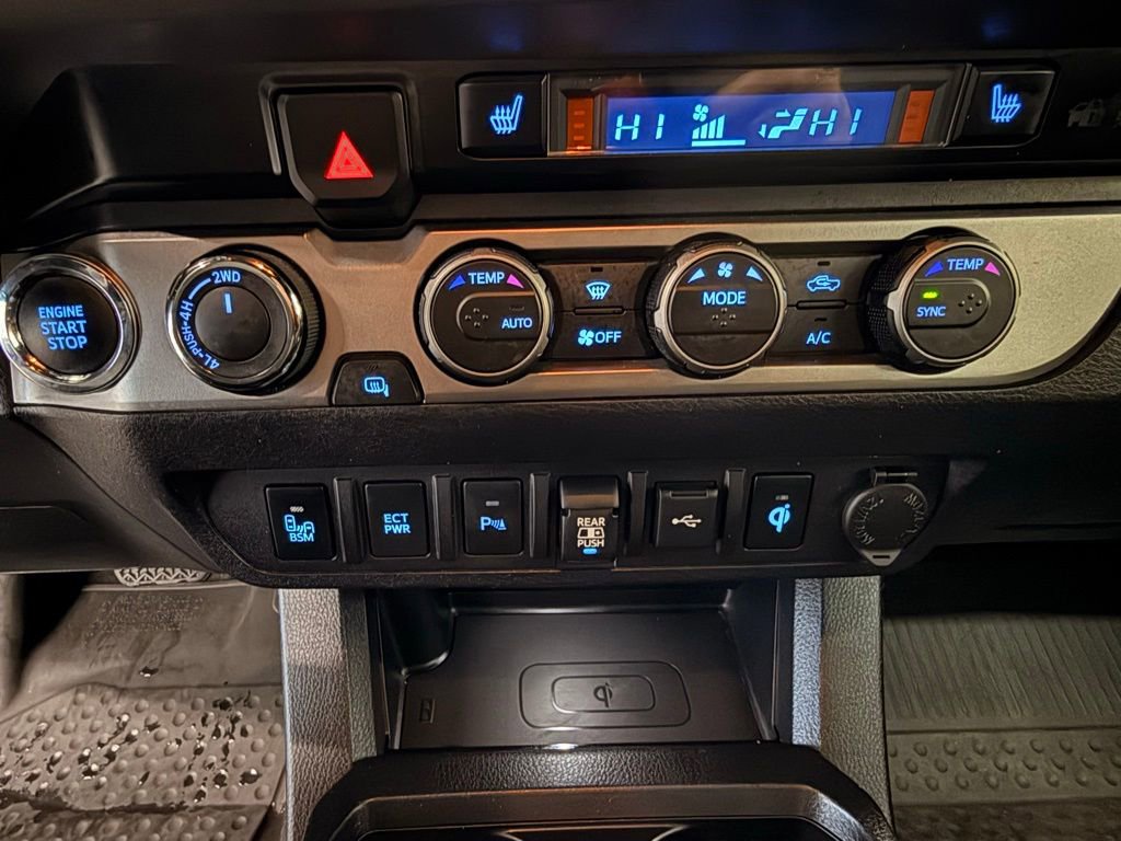 Used 2021 Toyota Tacoma Limited image 32