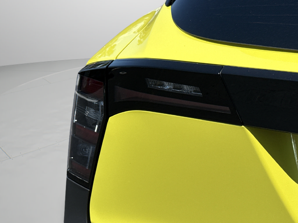 New 2026 Nissan Kicks SR FWD image 18