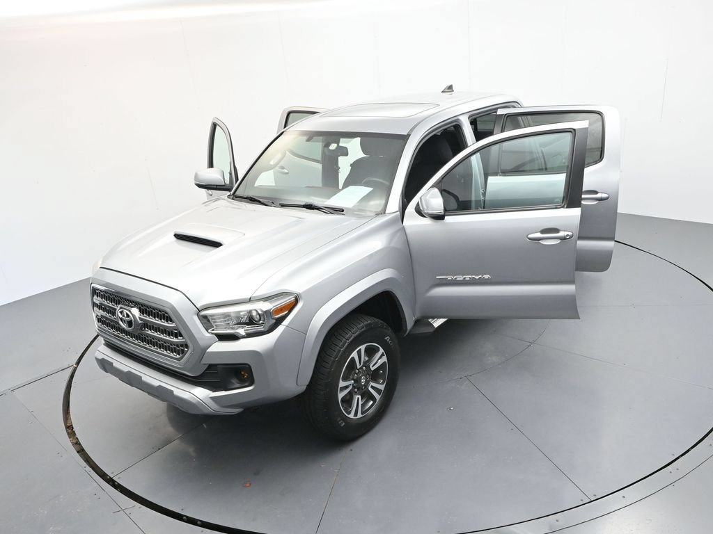 Used 2016 Toyota Tacoma TRD Sport w/ Premium & Technology Package AWD/4WD image 34