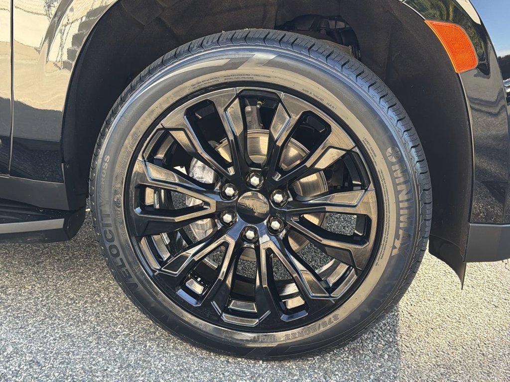 Used 2024 GMC Yukon Denali AWD/4WD image 13