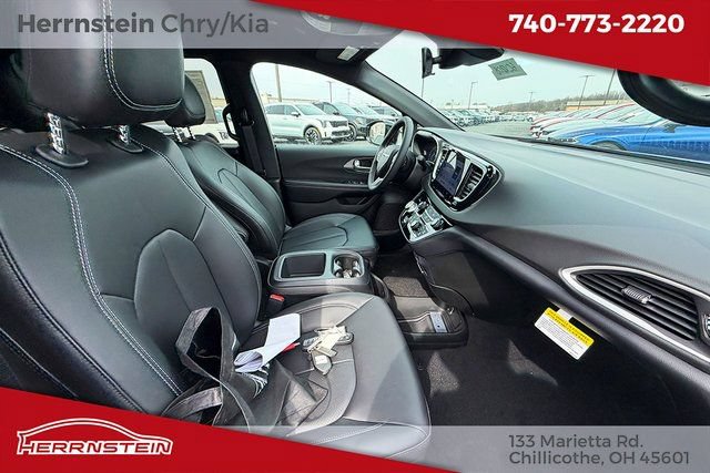 New 2026 Chrysler Voyager LX FWD image 27