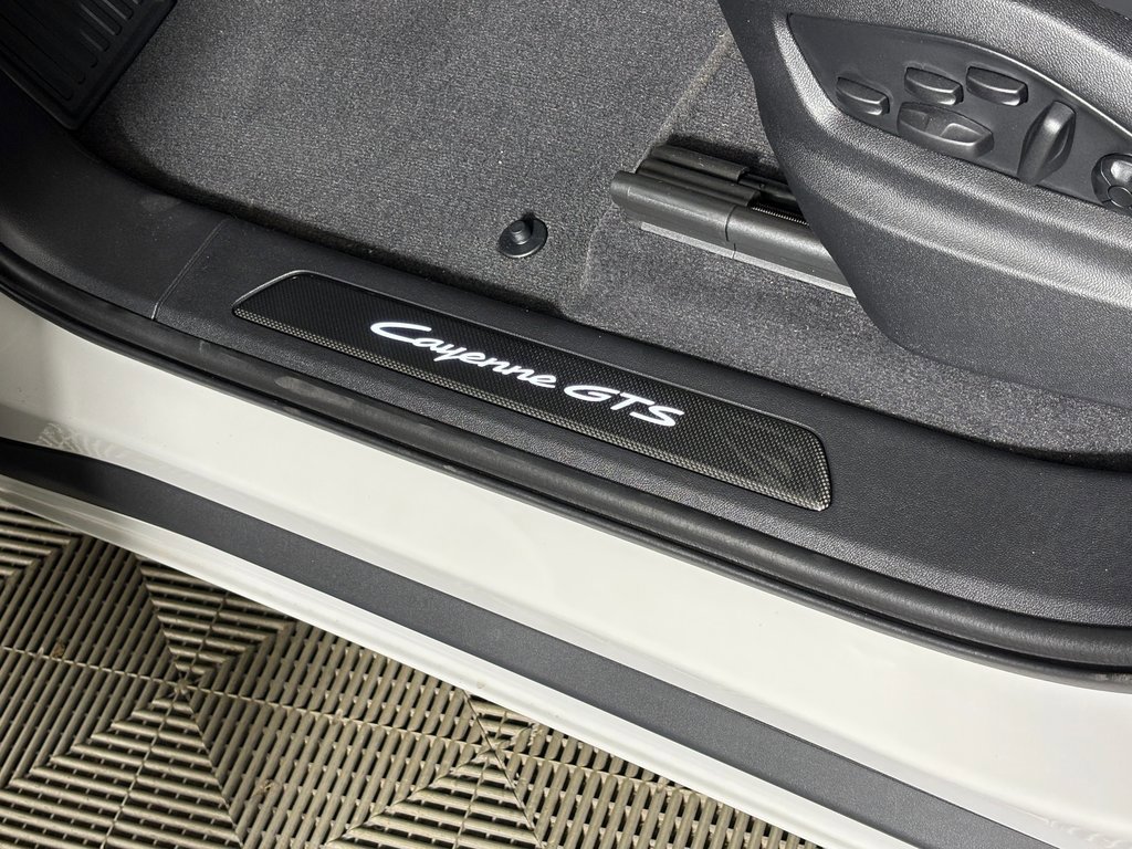 New 2026 Porsche Cayenne GTS image 18
