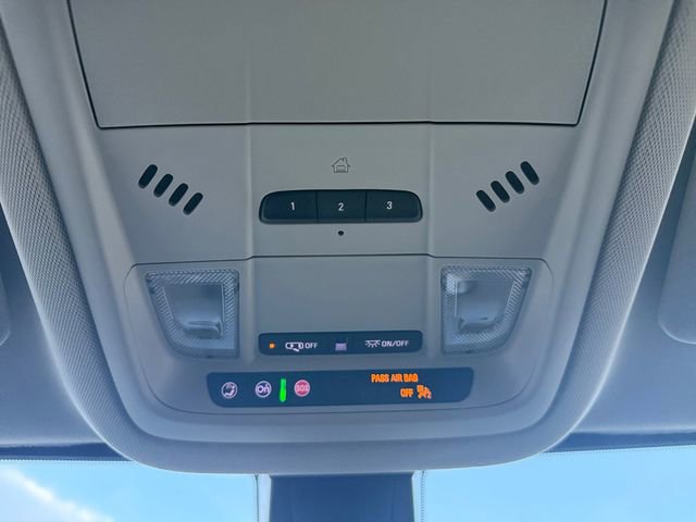 Used 2021 GMC Acadia Denali w/ Denali Technology Package FWD image 7