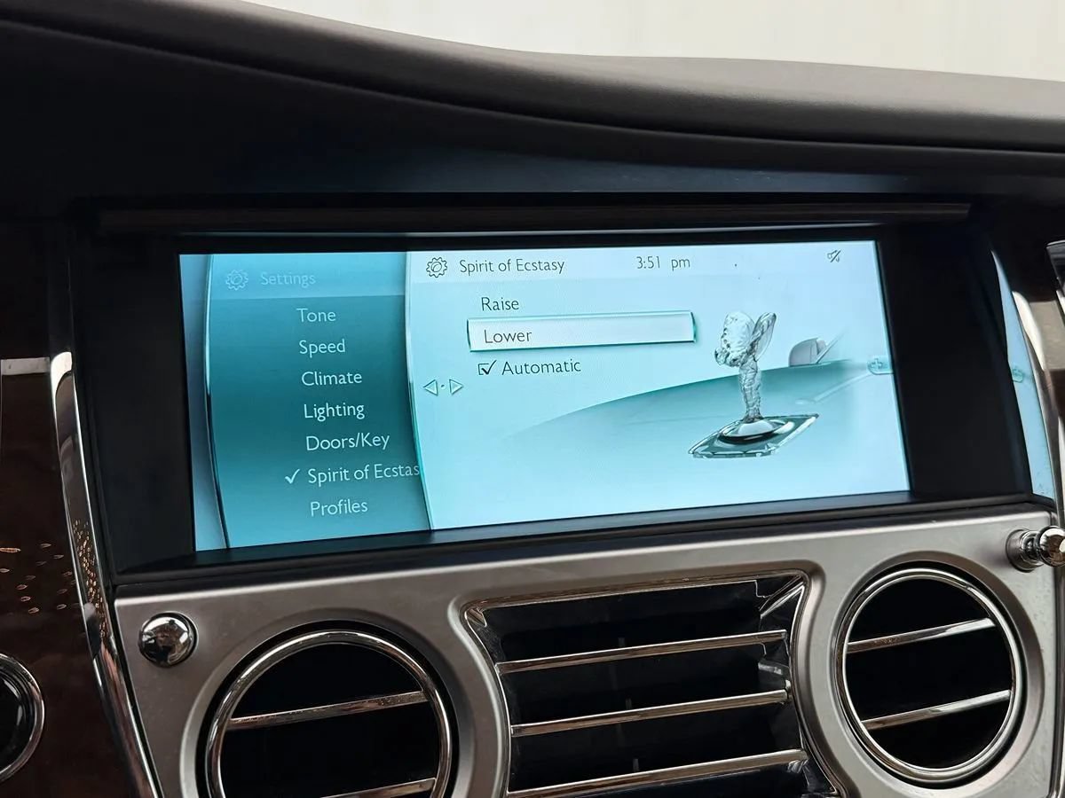 Used 2016 Rolls-Royce Wraith RWD image 21