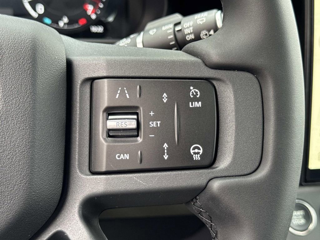New 2026 Land Rover Defender 110 X-Dynamic SE image 28