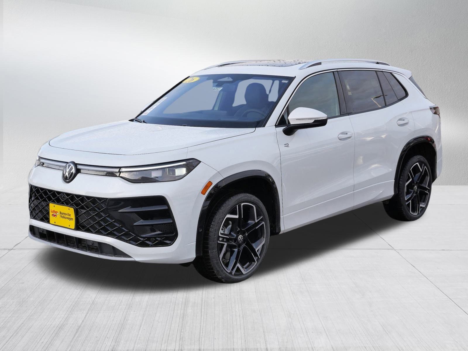 New 2026 Volkswagen Tiguan SEL R-Line video 2