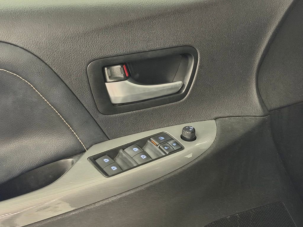 Used 2016 Toyota Sienna SE w/ SE Preferred Package FWD image 9
