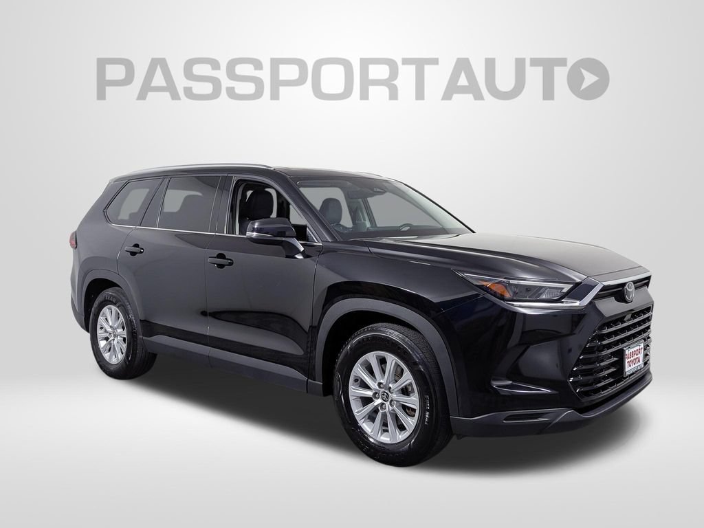Used 2025 Toyota Grand Highlander AWD image 12