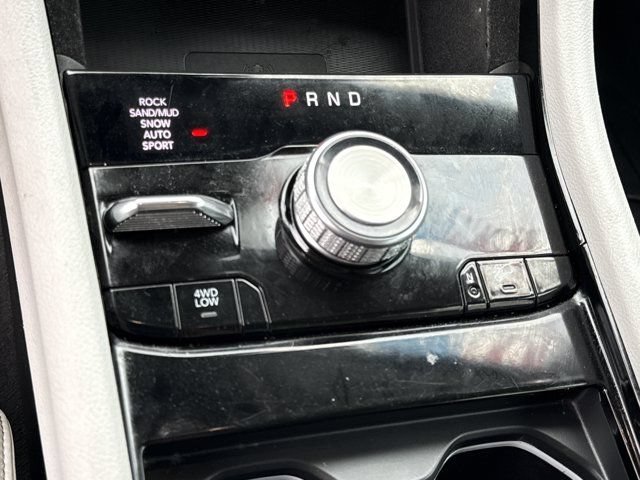 Used 2021 Jeep Grand Cherokee L Overland w/ Luxury Tech Group IV AWD/4WD image 31