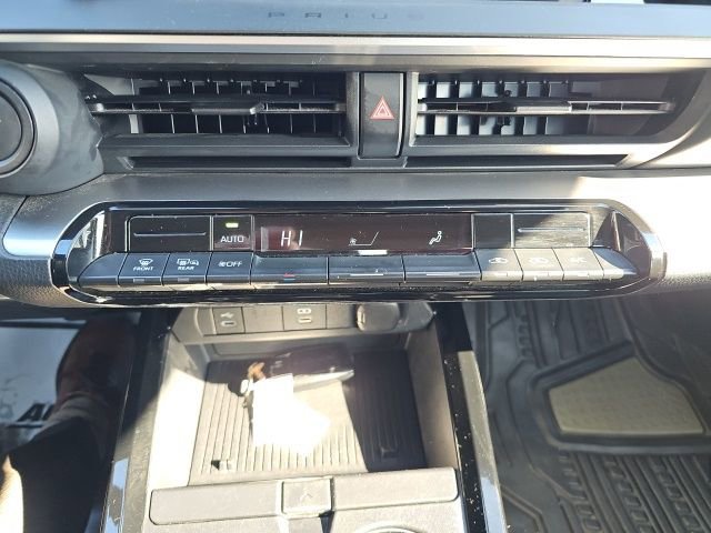 Used 2023 Toyota Prius LE image 17