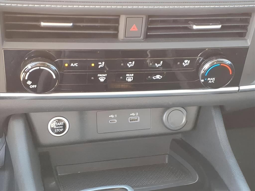 Used 2023 Nissan Rogue S image 17