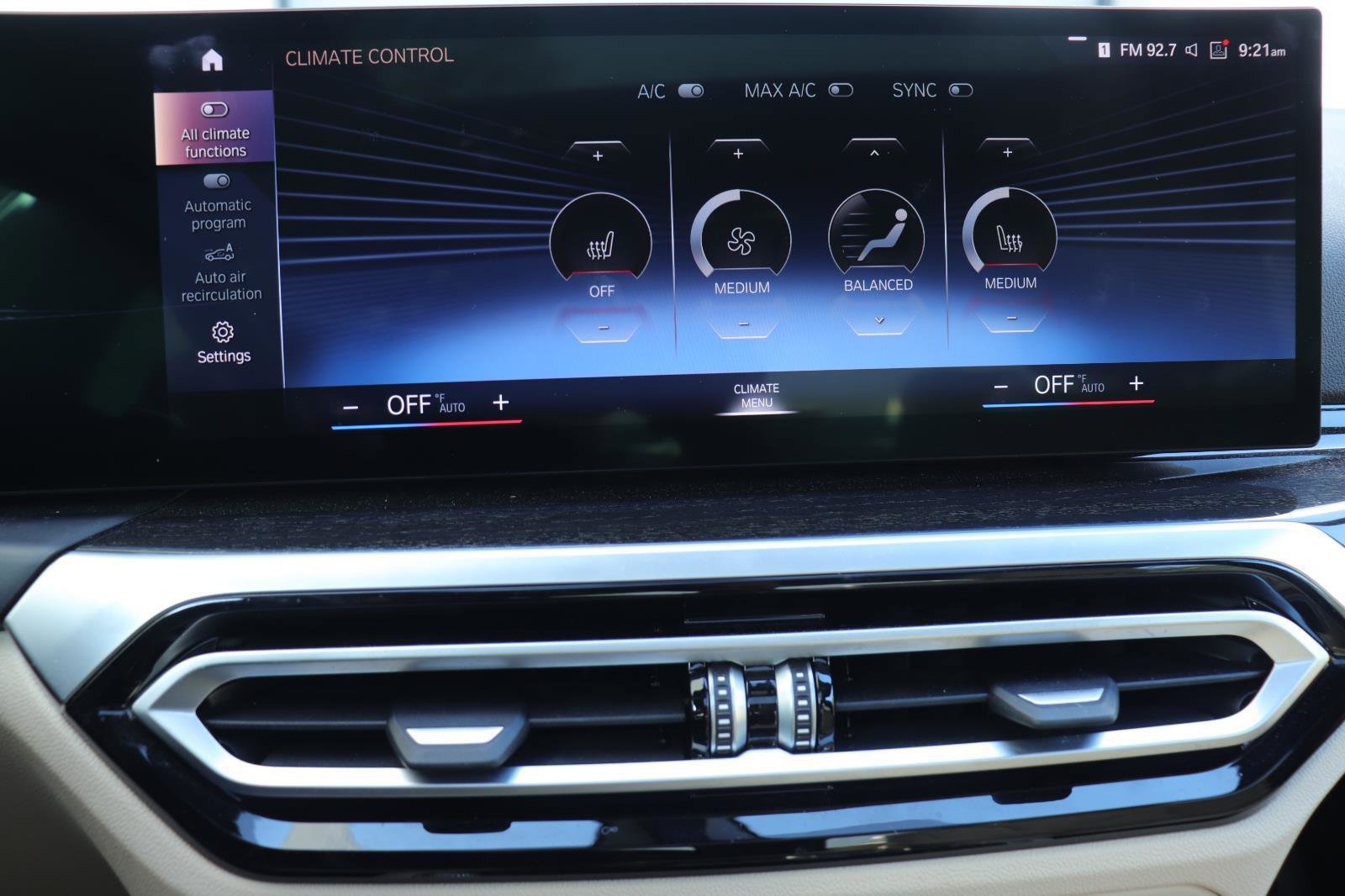 Used 2023 BMW 330i Sedan w/ Premium Package image 27