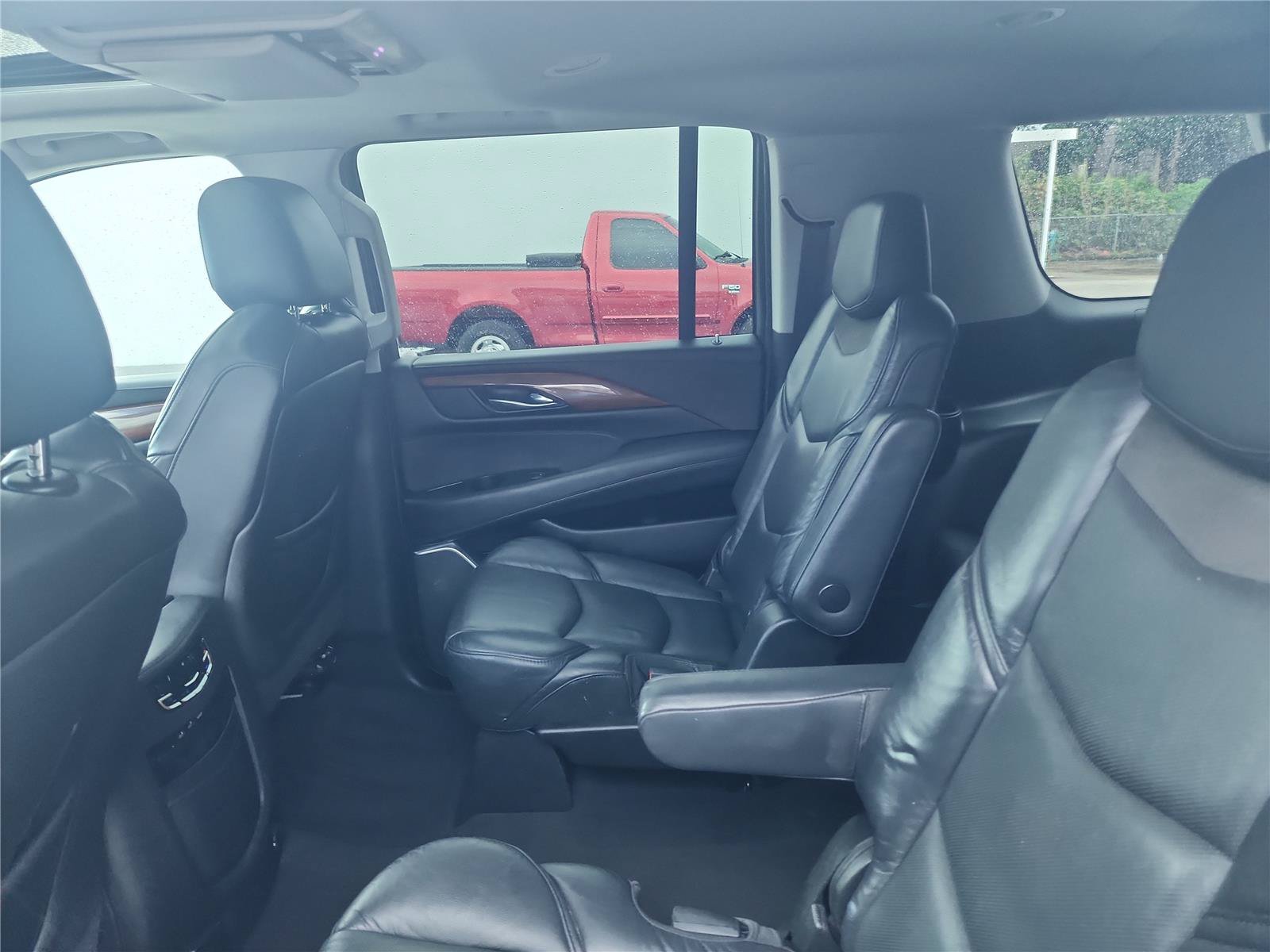 Used 2019 Cadillac Escalade ESV Luxury RWD image 20