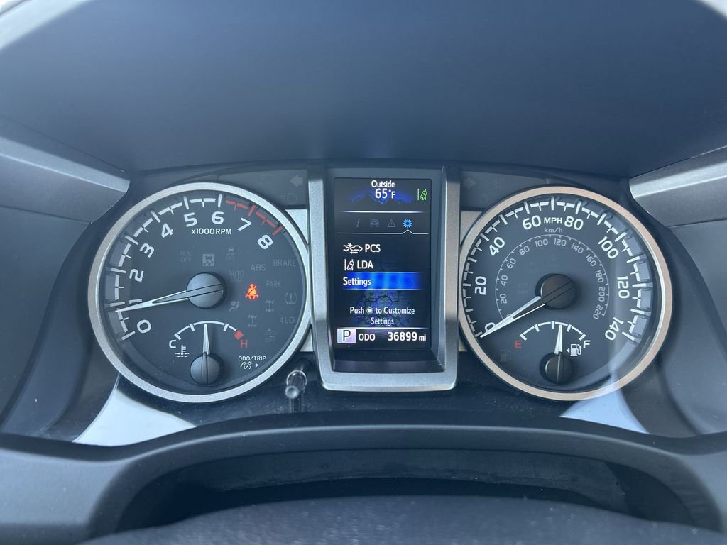 Used 2022 Toyota Tacoma SR5 w/ Technology Package image 24