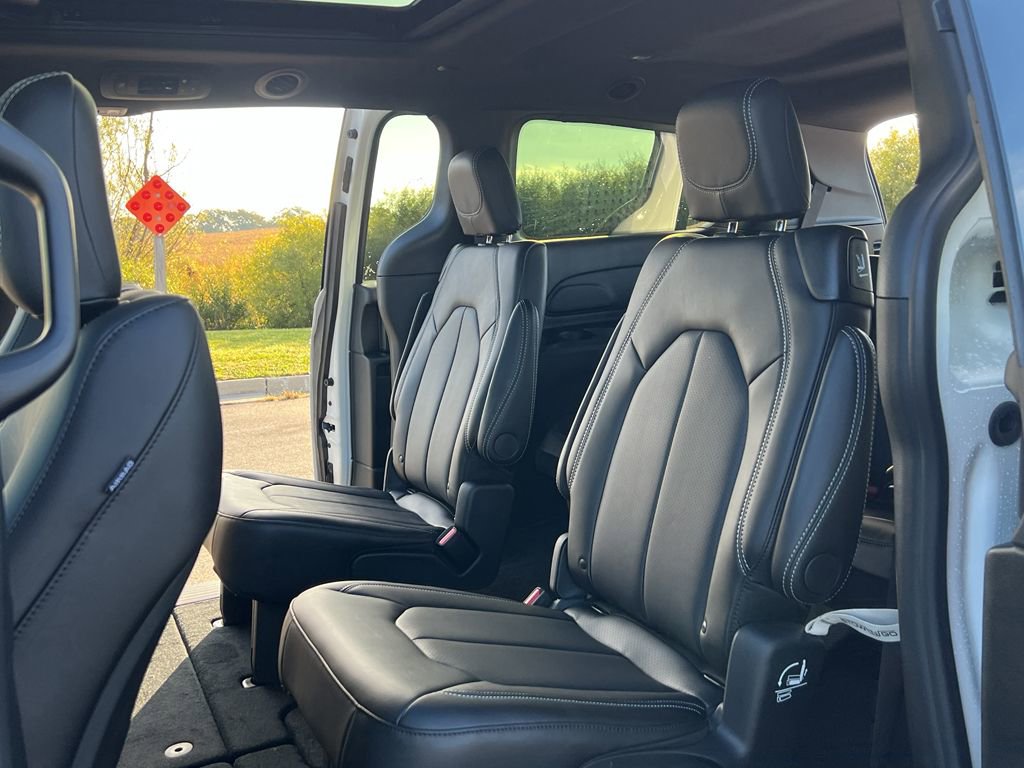 New 2026 Chrysler Pacifica Select image 34
