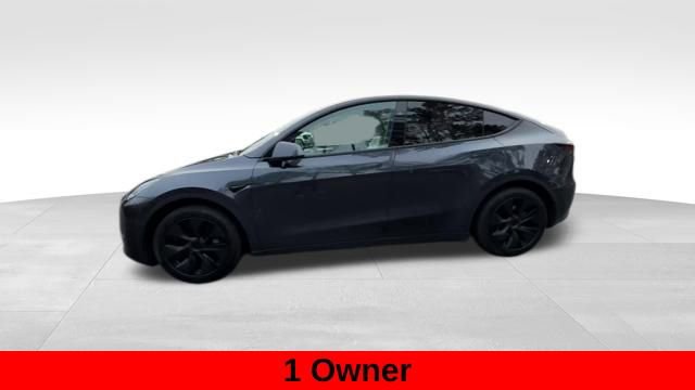 Used 2025 Tesla Model Y Long Range image 3