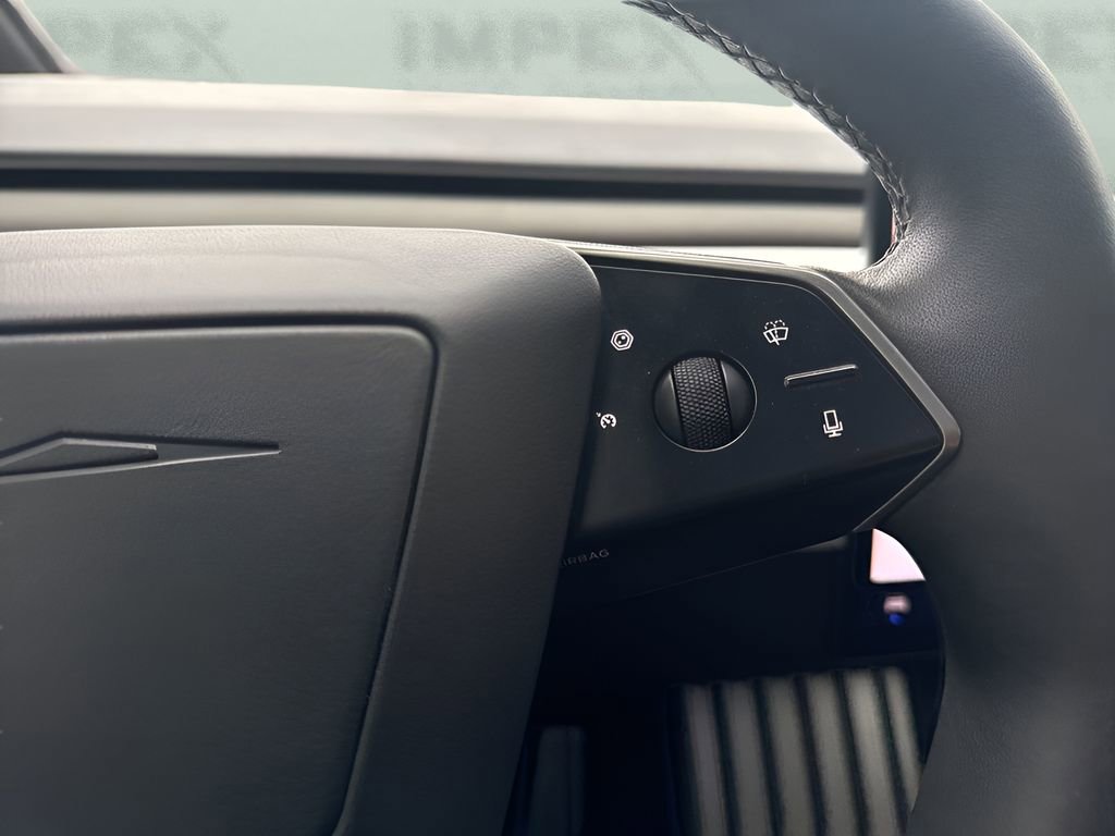 Used 2024 Tesla Cybertruck AWD Crew Cab image 18