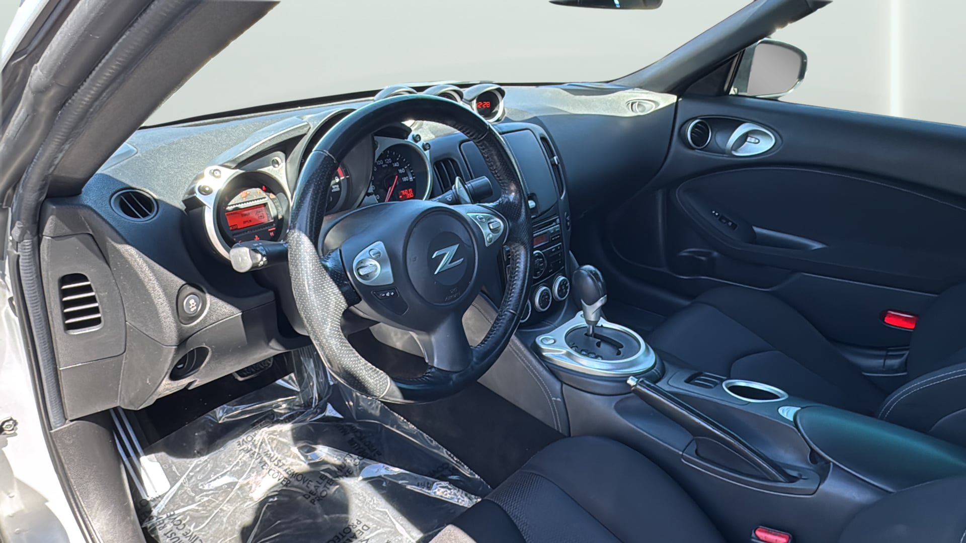 Used 2013 Nissan 370Z Coupe RWD image 14
