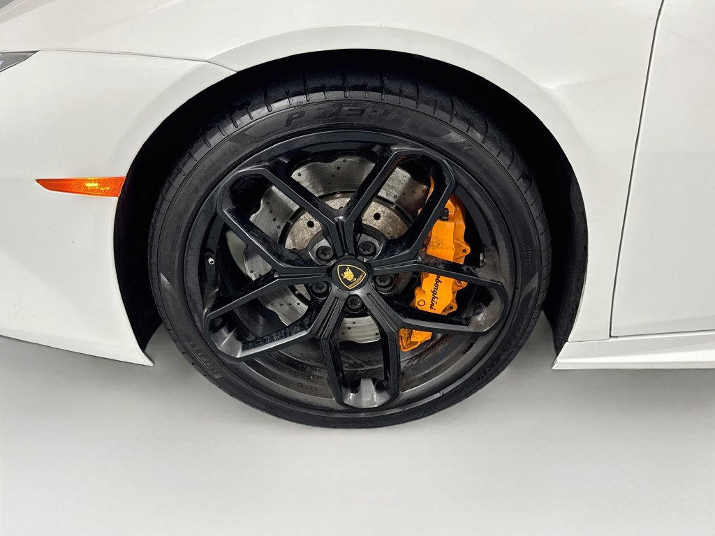 Used 2017 Lamborghini Huracan LP 580-2 RWD image 27