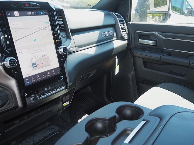 New 2026 RAM 4500 4x4 Crew Cab DRW image 21