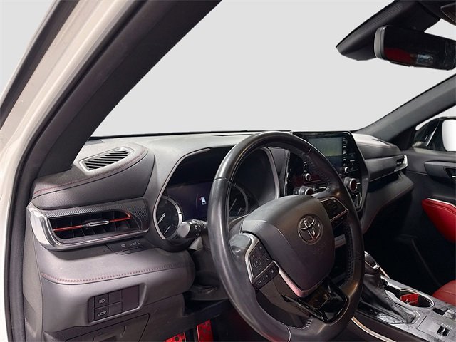 Used 2021 Toyota Highlander XSE image 11
