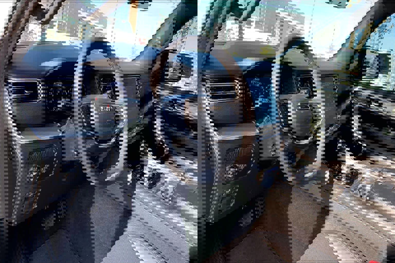 New 2025 Jeep Wagoneer Series II w/ Convenience Group I image 8