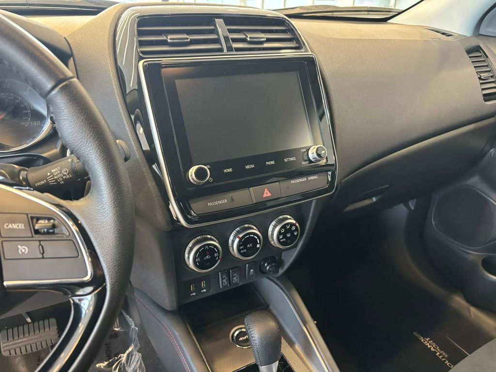 Used 2024 Mitsubishi Outlander Sport SE image 19