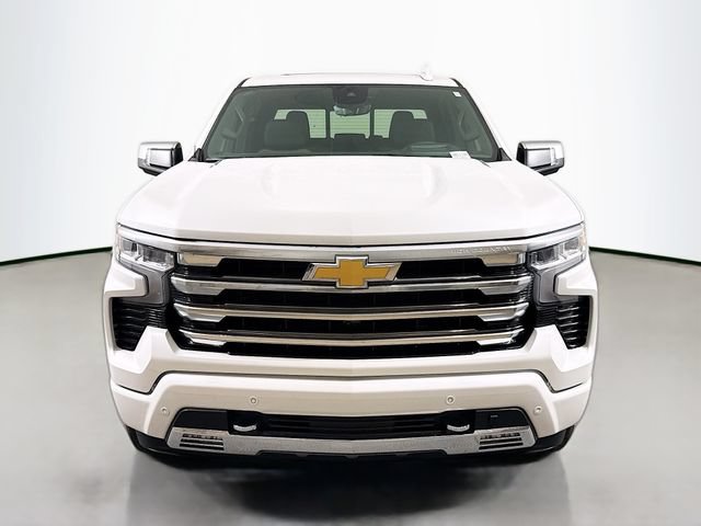 Used 2025 Chevrolet Silverado 1500 High Country w/ High Country Premium Package AWD/4WD image 2