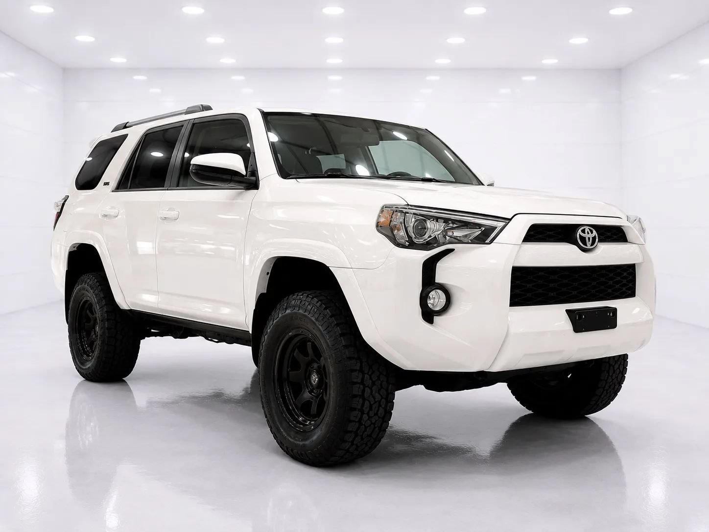 Used 2019 Toyota 4Runner SR5 AWD/4WD image 7