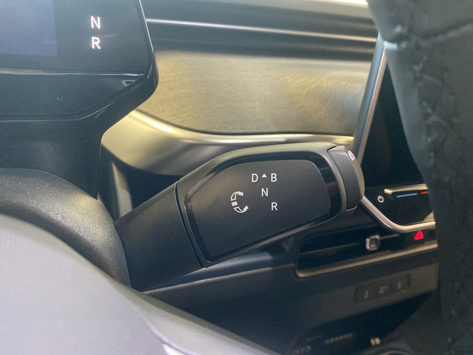 New 2025 Volkswagen ID. Buzz Pro S RWD image 14