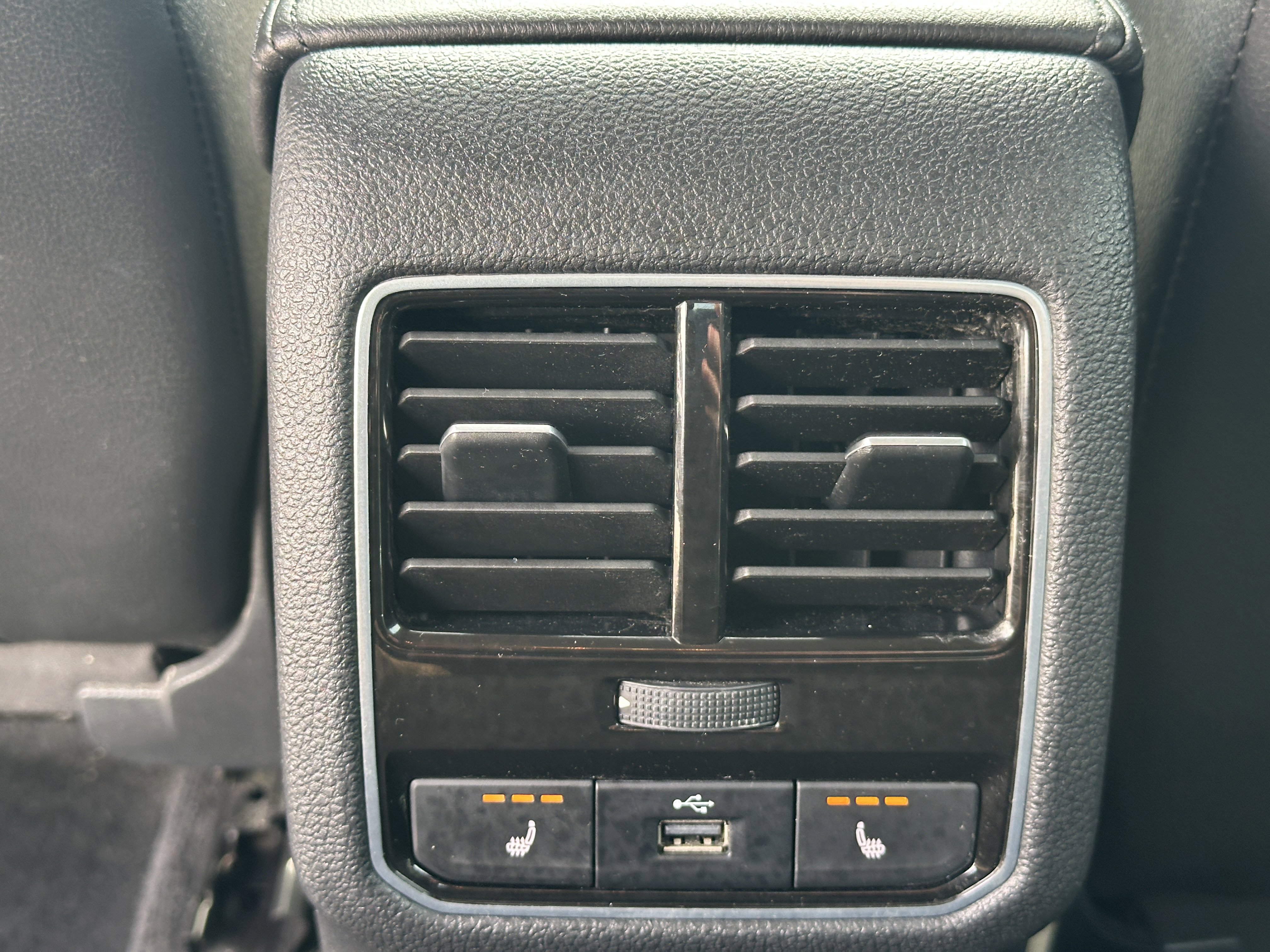 Used 2016 Volkswagen Passat 1.8T SEL Premium image 14