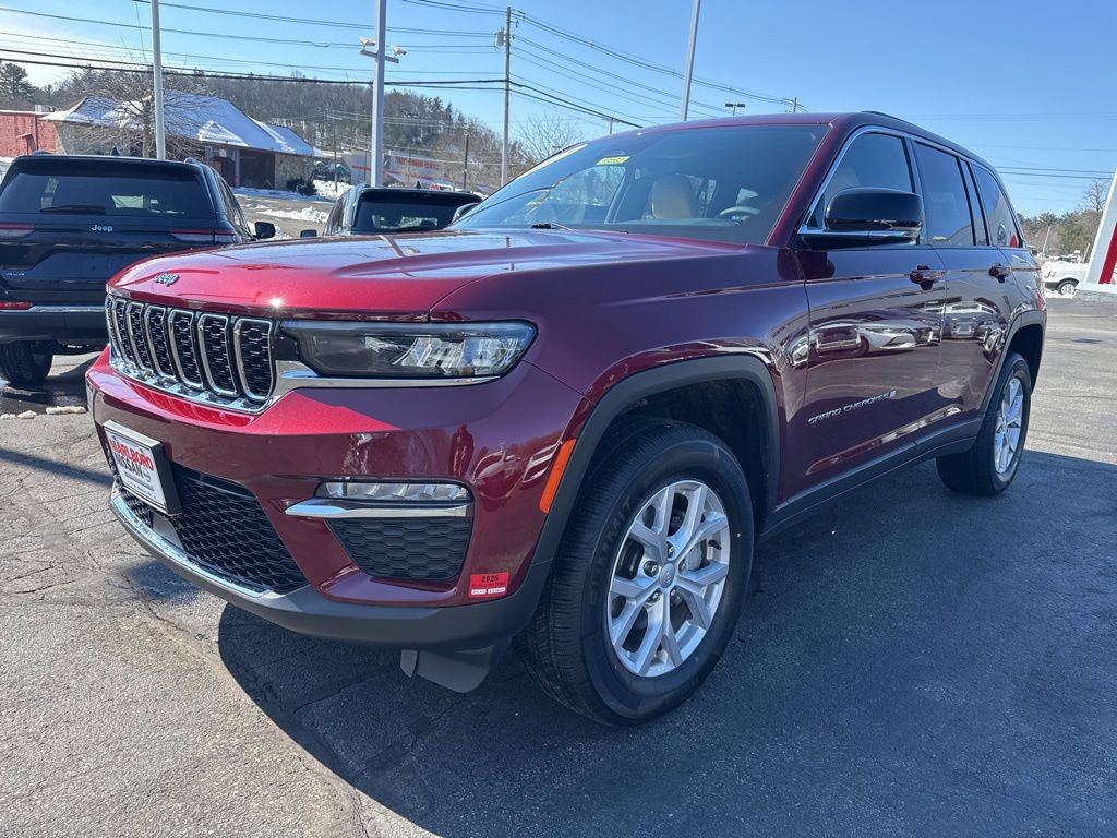 Used 2023 Jeep Grand Cherokee Limited image 3