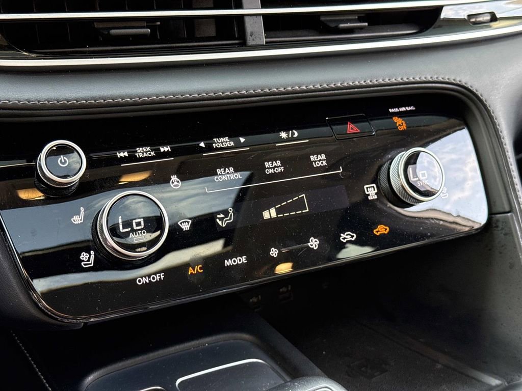 Used 2025 INFINITI QX60 Luxe w/ Vision Package AWD/4WD image 14